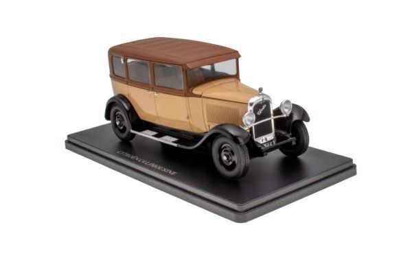 G111V023 - CITROEN C4 limousine beige et marron 1930 - 1