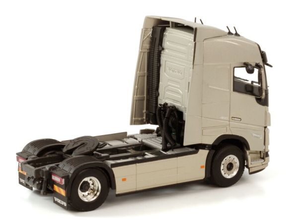Miniature VOLVO FH5 Globetrotter 4x2 beige WSI WSI04-2144