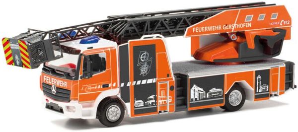 HER097604 - MERCEDES BENZ Atego Camion de pompiers avec coffre à équipements et échelle tournante - 1