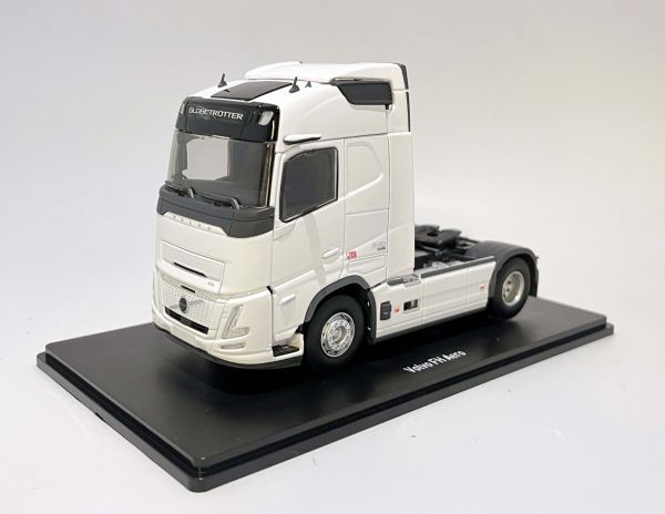 ELI118347 - VOLVO FH Aero 4x2 Blanc - 1