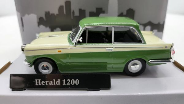 CAR16890 - TRIUMPH Herald verte - 1