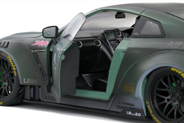 Miniature NISSAN GT-R R35 W liberty walk body kit 2.0 gris et vert