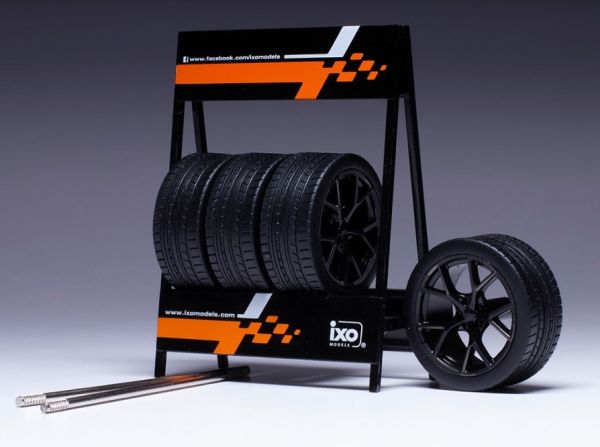 IXO18SET029W - Rack de 4 pneus RS3 avec jantes noir - 1