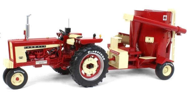 CUST1999 - IH FARMALL  504 avec bol mélangeur IH 1150 - 1