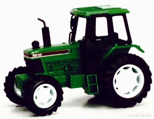 NEW05313VJ - Tracteur Vert Ech:1/32 - 1