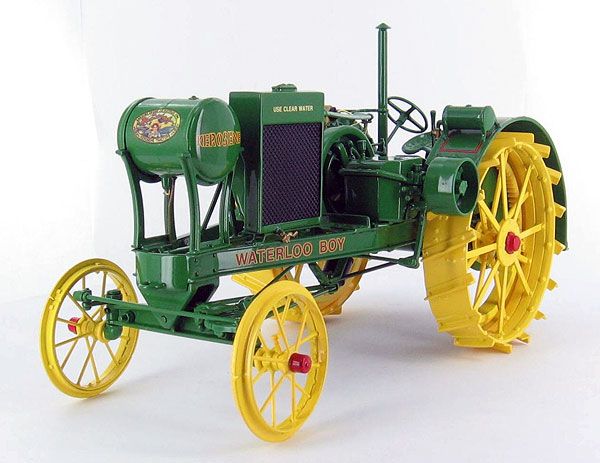 ERT15013 - JOHN DEERE WATERLOO BOY Série précision Ech:1/16 - 1
