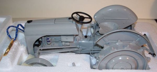 ERT354 - FORD 2N Série précision Ech:1/16 - 1