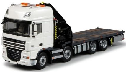 TEK63437 - DAF XF105 SSC 8x4 porteur Avec grue 