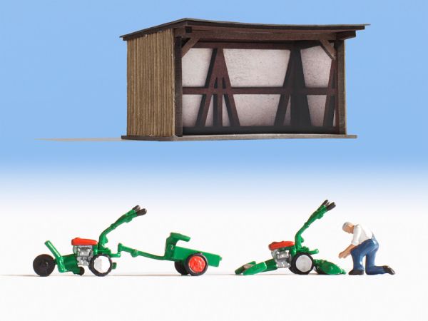 NOC12041 - Personnage avec motoculteurs et cabanon - 1