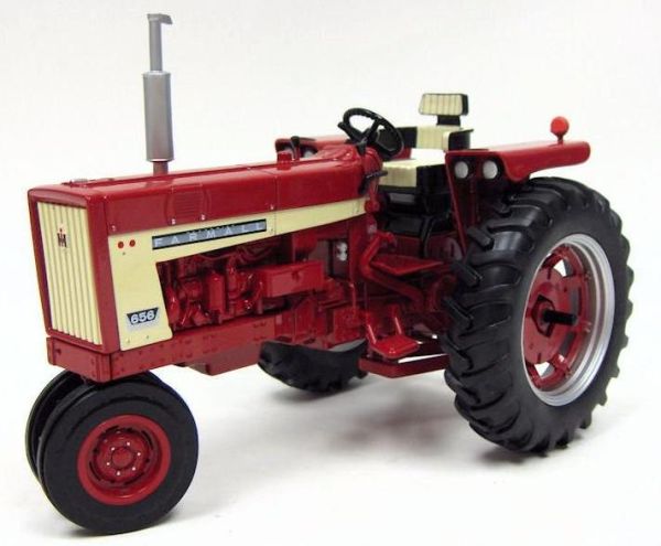 ERT14783 - INTERNATIONAL FARMALL 656 Roues étroites Ech:1/16 - 1