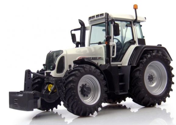 UH4035 - FENDT 820 Blanc .Série limitée à 3000 piéces - 1