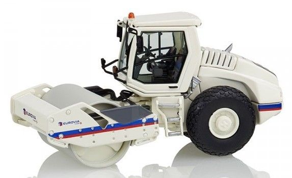 NZG868/01 - Rouleau HAMM H13i Compacteur 