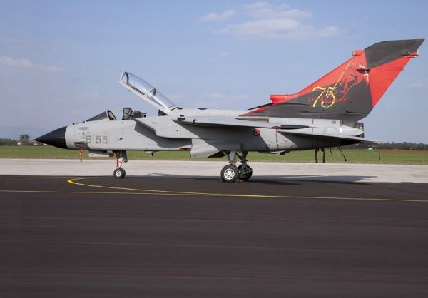 ITA1336 - Avion de chasse Tornado IDS/ECR Special Colors à assembler et à peindre - 1