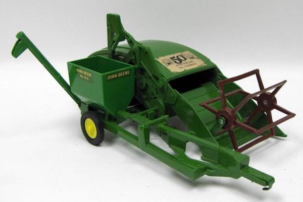 ERT5601 - Batteuse Trainée JOHN DEERE 50éme Anniversaire - 1