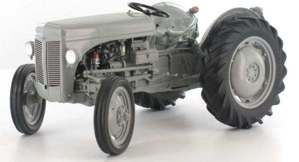 SCH104 - FERGUSON TE 20 Ech:1/18 - 1