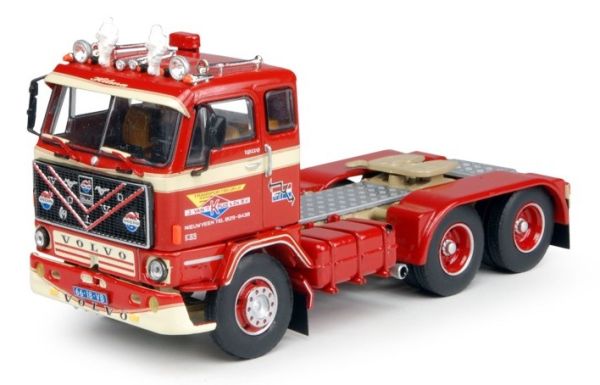 TEK64011 - VOLVO F 89 3 Essieux 