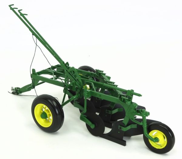 JDM247 - Charrue 3 socles JOHN DEERE Ech:1/16 - 1