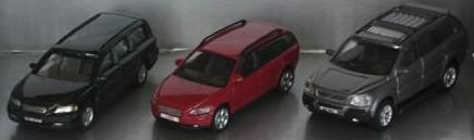 MOT5005 - Lot de trois VOLVO V70 vert V50 rouge XC90 grise Ech:1/72 - 1
