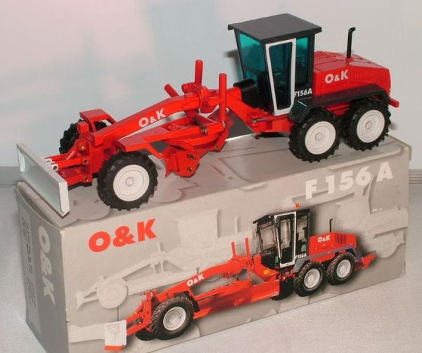 NZG459 - Niveleuse F156A O&K - 1