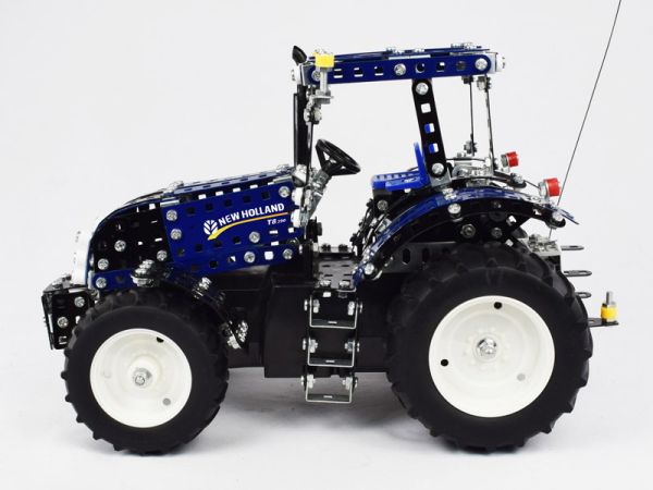 TRO10057 - NEW HOLLAND T8.390 Radiocommandé 732 pièces Ech:1/16 - 1