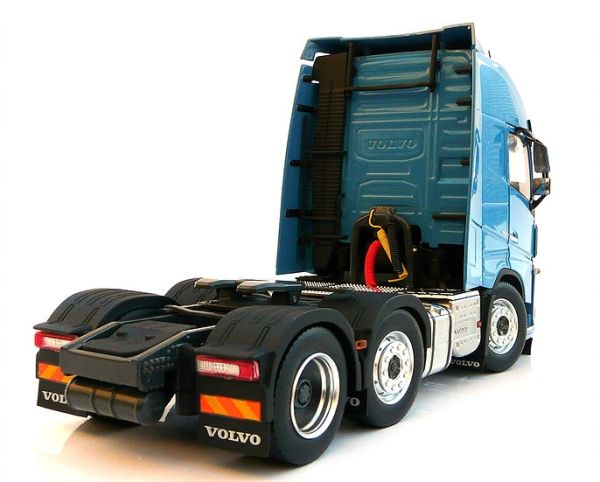 Miniature VOLVO FH16 6x2 bleu MARGE MODELS MAR1811-04 | Collect World