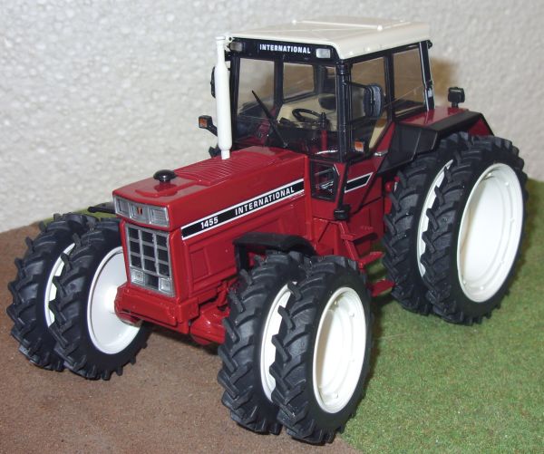 MS7673DUALS - IH 1455 Cockpit Comfort 2000 8 Roues étroites - 1