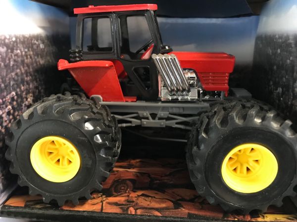 NEW19936E - Monster truck tracteur rouge et gris - 1