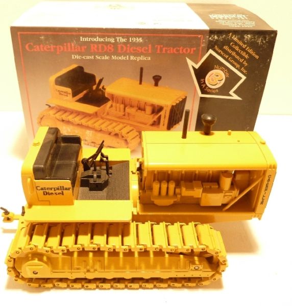 OCNZG399 - Occasion - Tracteur sur chenilles CATERPILLAR Diesel RD8 Ech:1/25 