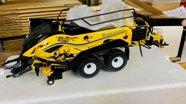 CW0149 - Presse NEW HOLLAND YELLOW BULL - 1