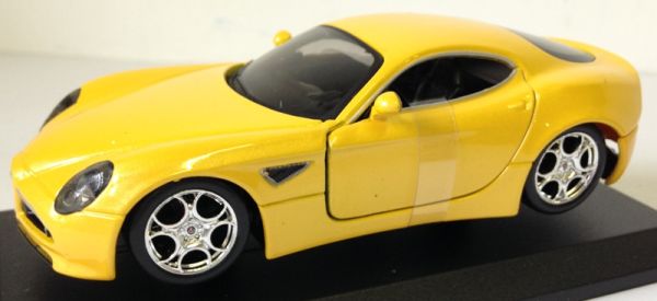 BUR43000D - ALFA ROMEO 8C Competizione jaune Ech:1/32 - 1
