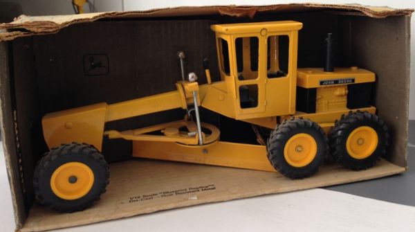 OCERT504 - Occasion - Niveleuse JOHN DEERE Ech:1/16 - 
