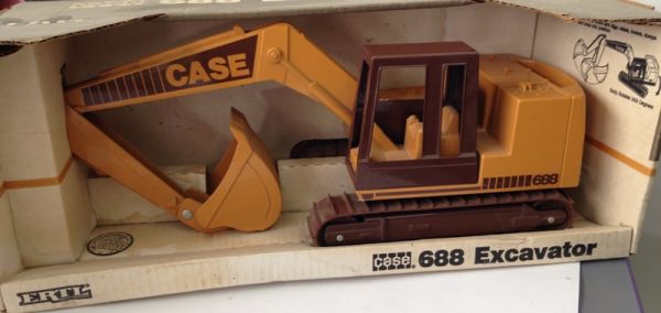 OCERT637 - Occasion - Pelle à chenilles CASE 688 Ech:1/16 - 
