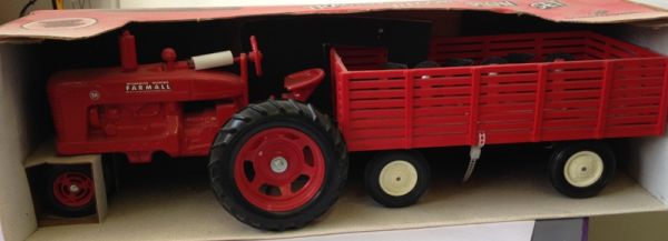 OCSCM892 - Occasion - FARMALL row crop avec benne 2 Essieux Ech:1/16 - 