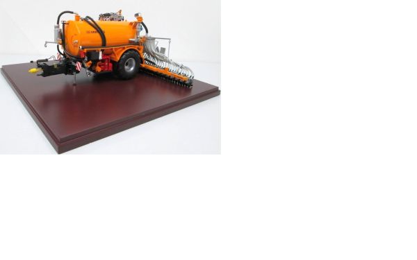 Tonne à Lisier VEENHUIS Profi Line 29000L 3 Essieux - Maquette Universal Hobbies 1/32 Neuve