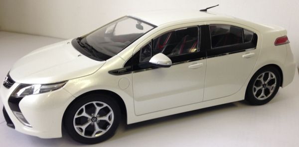 OCMOT19 - Occasion - OPEL Ampera Radiocommandé Ech:1/14 -