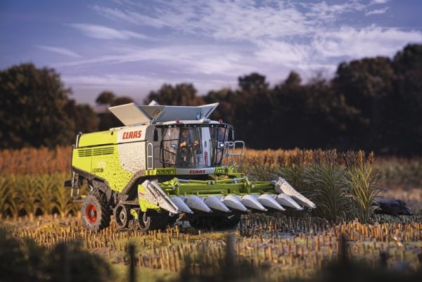 WIK170676 - Moissonneuse CLAAS Lexion 760 TT avec Bec à maïs CONSPEED 8-75 