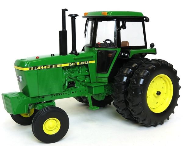 ERT45487 - JOHN DEERE 4440 Jumelées arrière Ech:1/16 - 1