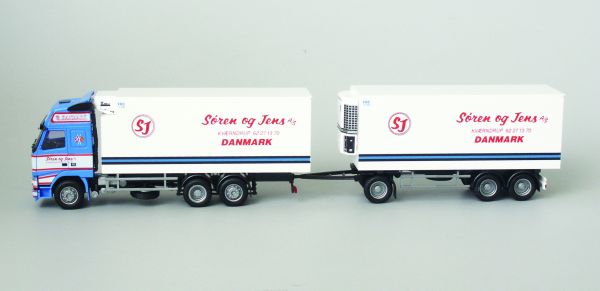 AWM53399 - Volvo 420 FH12 Globetrotter XL 6x4 Porteur avec remorque 2 essieux 