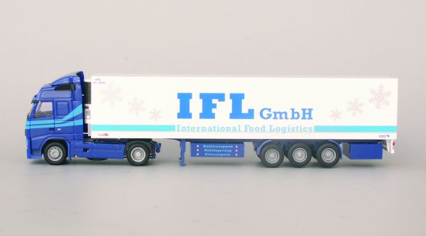 AWM71973 - VOLVO FH Globetrotter 4x2 Avec remorque Frigorifique 3 Essieux 