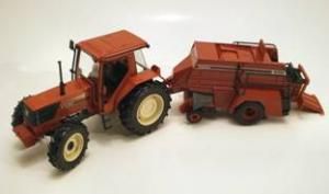 ROS11104.2 - FIAT F130 Turbo DT avec Presse HESSTON 4700 - 1