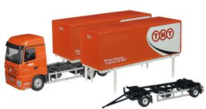 NZG548/01 - Camion MB Actros Porte Container avec Remorque TNT - 1