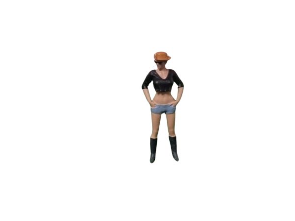 ATLAN32023_NOIR - Femme debout avec chapeau et lunette haut noir - 1