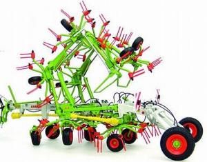 UH2749 - Faneuse CLAAS Volto 1320 T - 1