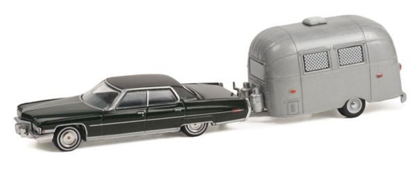 GREEN32240-A - CADILLAC Sedan deville 1972 avec caravane AIRSTREAM Bambi de la série HITCH & TW sous blister - 1