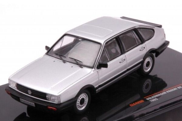 IXOCLC425N - VOLKSWAGEN Passat B2 1985 grise - 1