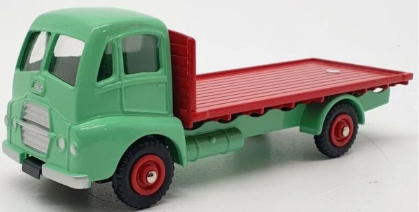 DIN432 - Camion porteur plateau - rouge et vert - GUY WARRIOR - Edition Atlas - 1
