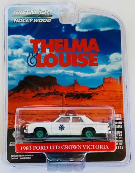 GREEN44945-DVERT - FORD LTD Crown Victoria 1983 jantes verte voiture de patrouille de la série THELMA & LOUISE sous blister - 1