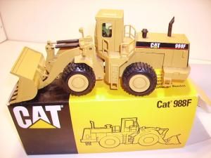ARCHIVE181 - Chargeur CATERPILLAR 988F avec sa boite.Trés bon état. - 1