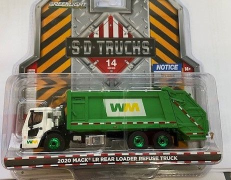 GREEN45140-CVERT - MACK LR 6x4 camion poubelle jantes verte S.D TRUCKS sous blister - 1