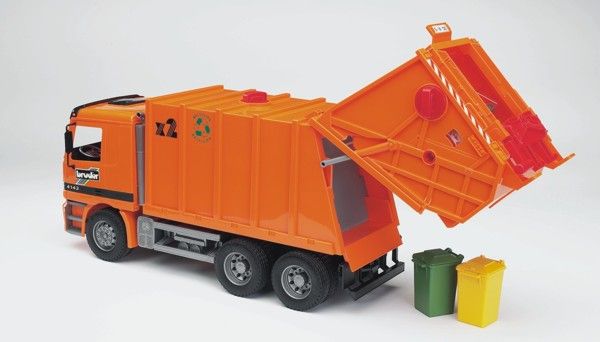 BRU2660 - Camion poubelle orange MERCEDES ACTROS Ech:1/16 - 1